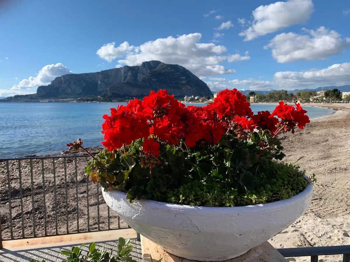 Mondello Beach Luxury Apartments 팔레르모